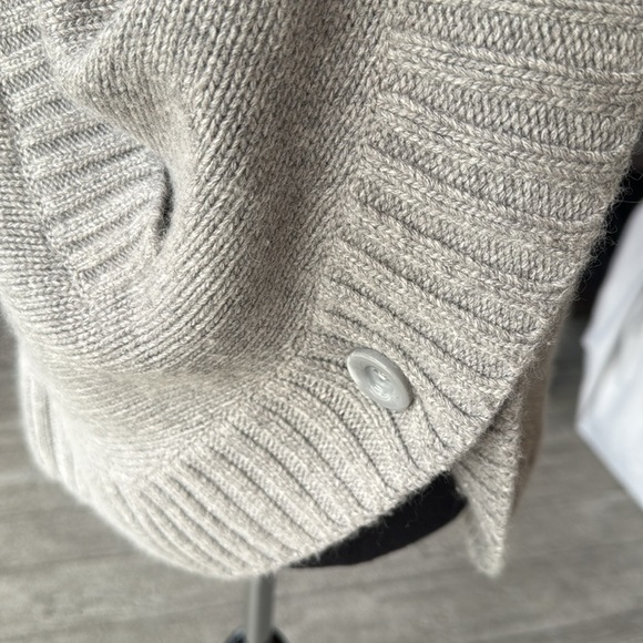 Aritzia Talula | Cashmere - Angora Blend Knit Hooded Poncho - Picture 5 of 9